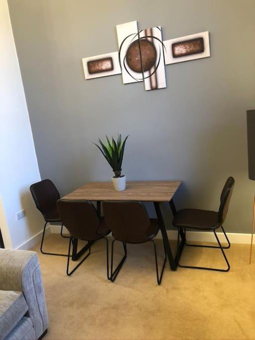 Fusilier Apartment Wrexham City מראה חיצוני תמונה