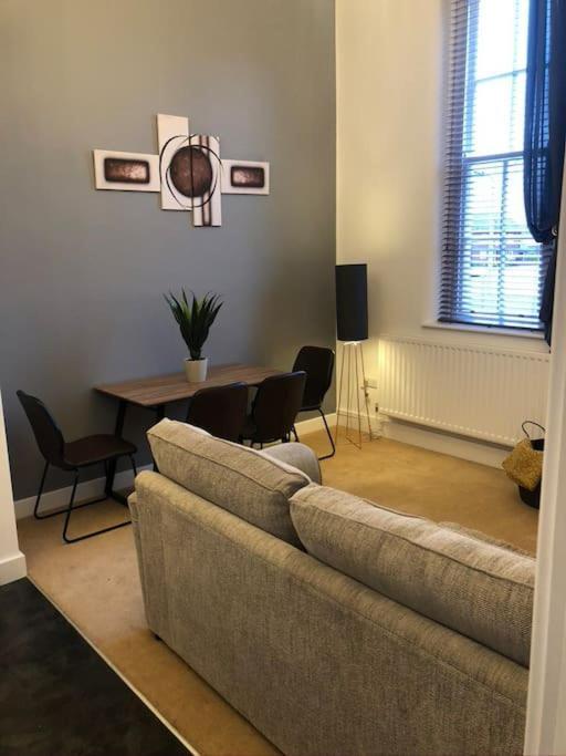 Fusilier Apartment Wrexham City מראה חיצוני תמונה